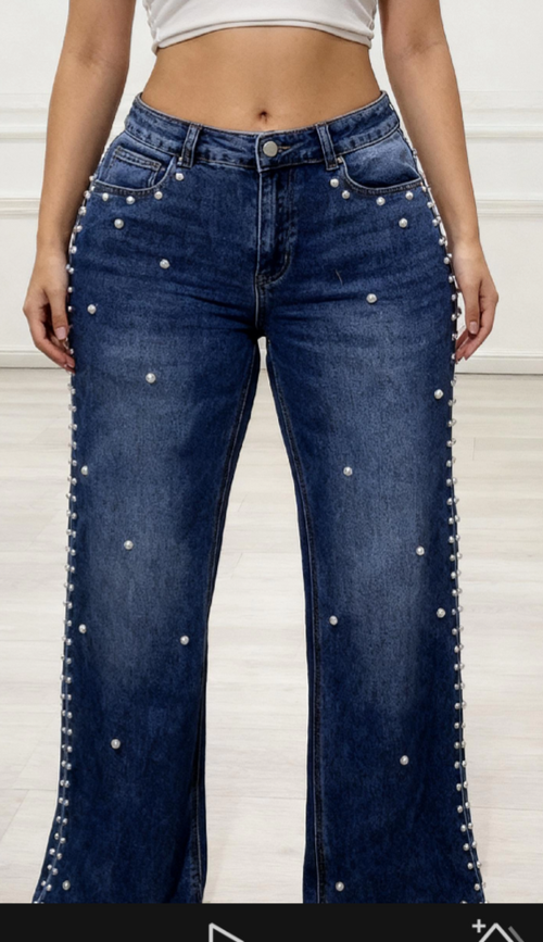 :
Jeans Denim Premium Azul Claro con Detalle de Perlas